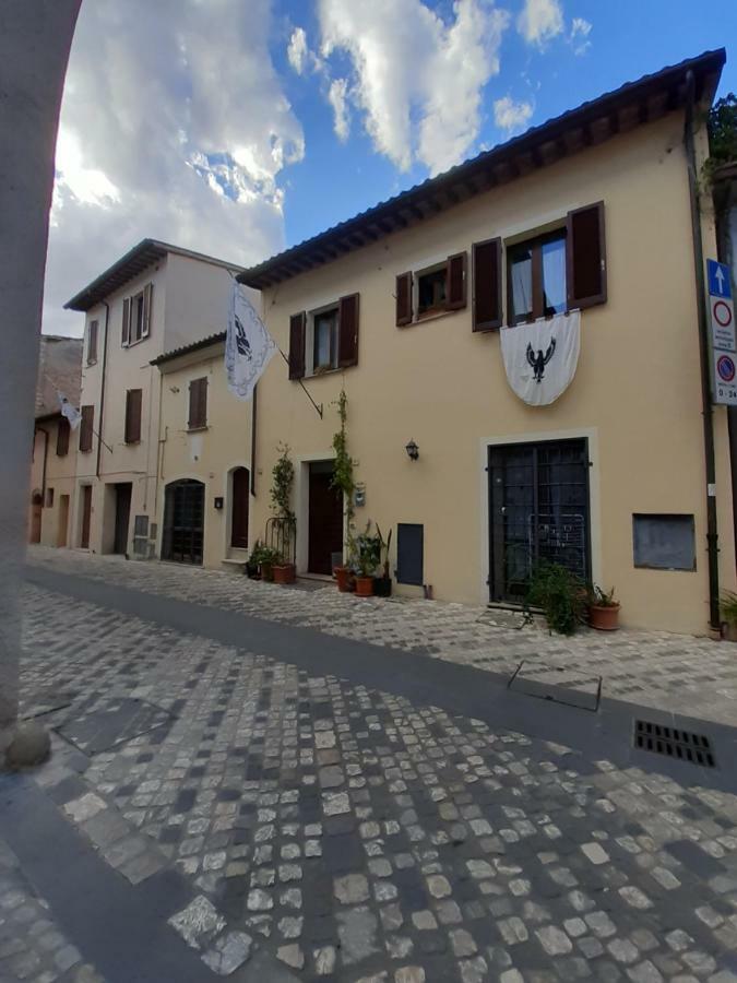 B&B La Casa Di Alice Foligno Exterior foto